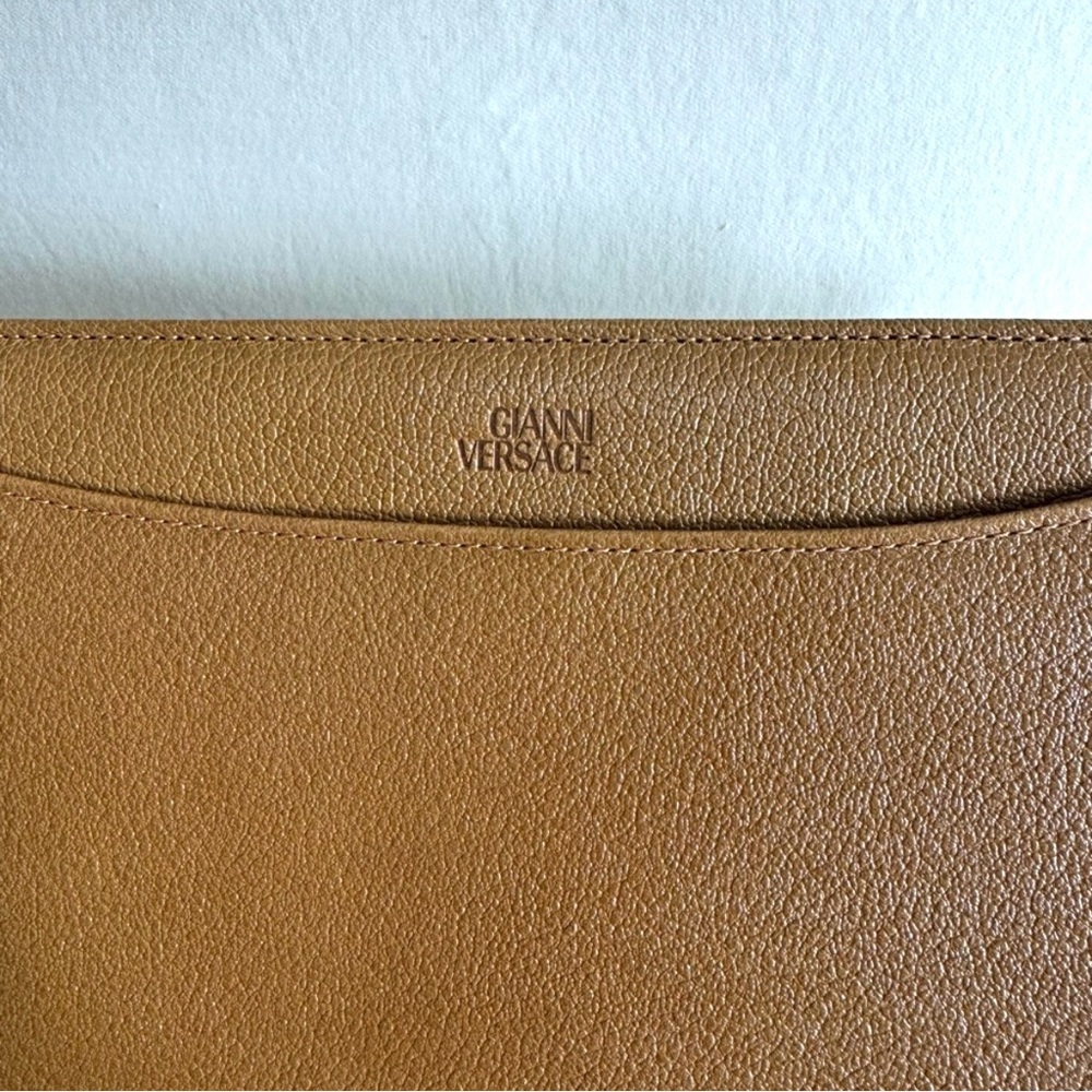 ❌SOLD❌GIANNI VERSACE Deadstock Vintage Warm
Brown Leather Zip Clutch Wristlet - Picture 11 of 11